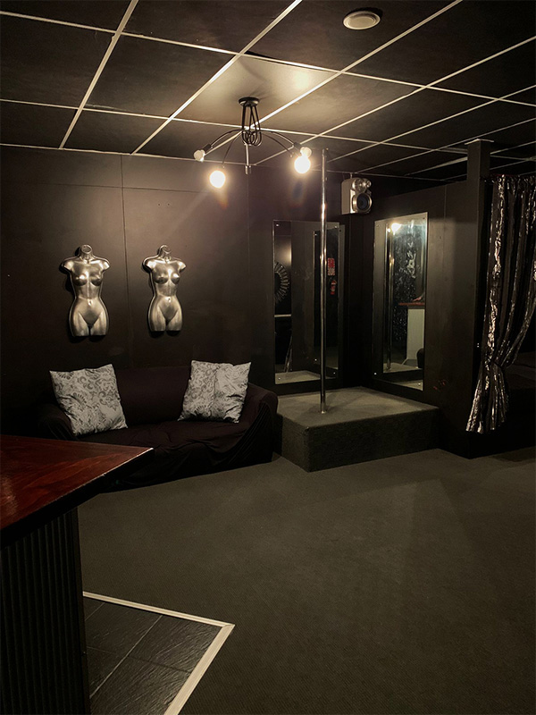 Chilli Club-Adult Lifestyle Venue for Hire Auckland Stripper Pole - Chilli  Club